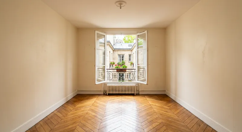 Salon vide d'un appartement